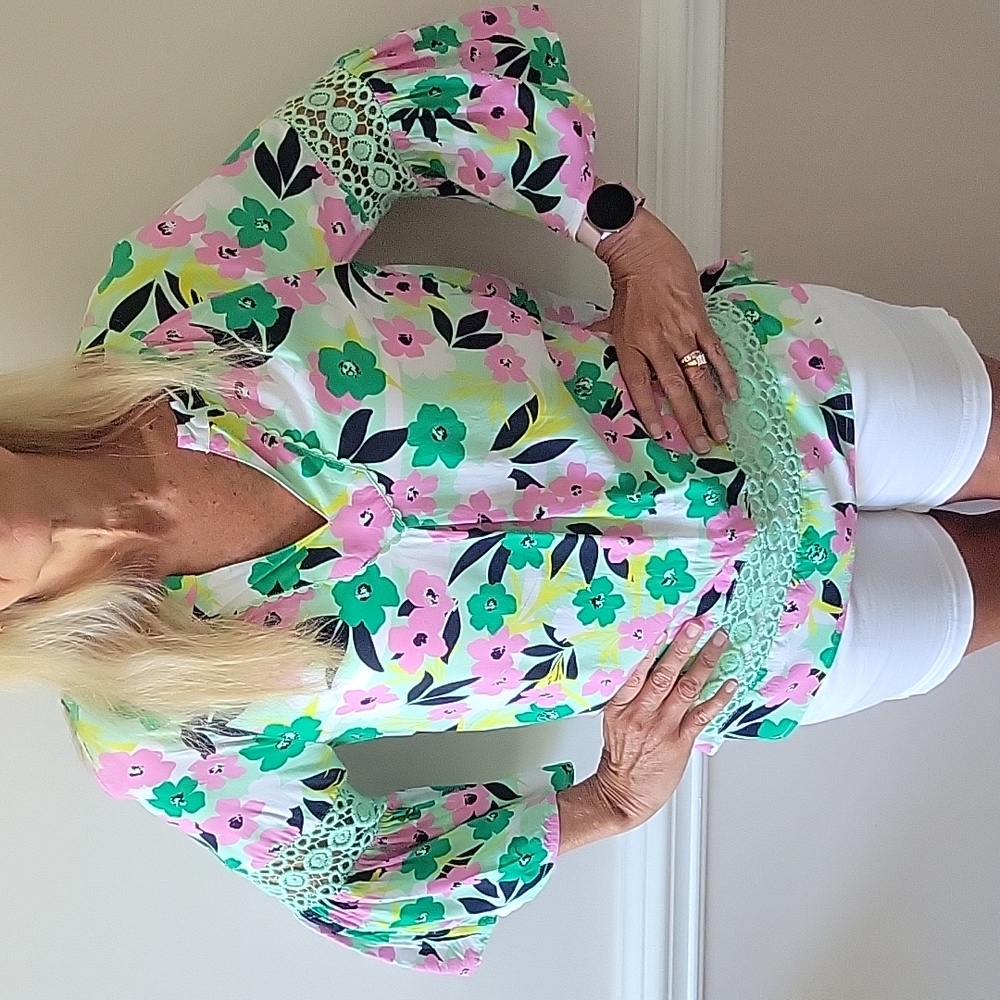 Crown and Ivy women's mid length shirt